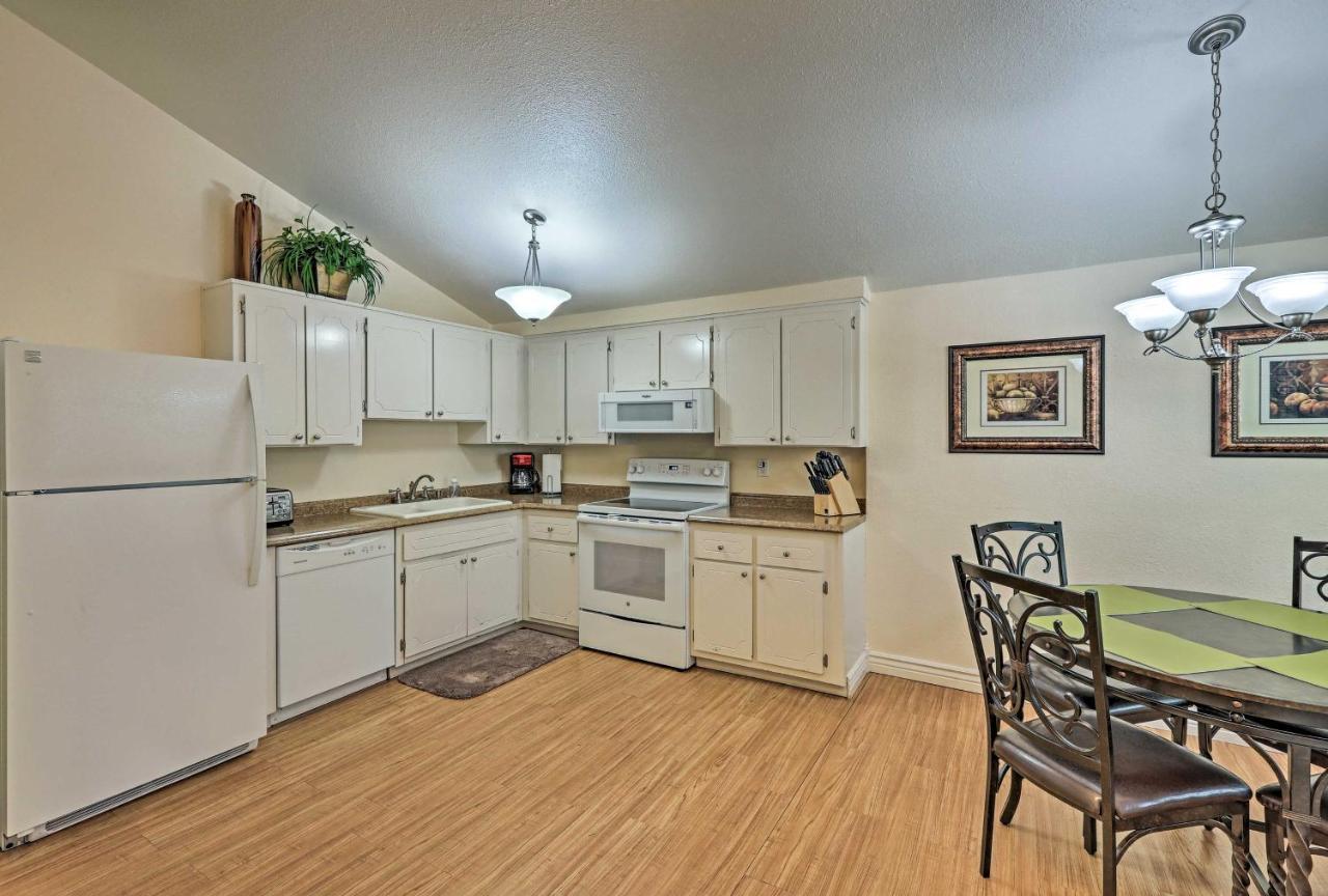 Flagstaff Townhome With Deck Easy Access Downtown! Kültér fotó